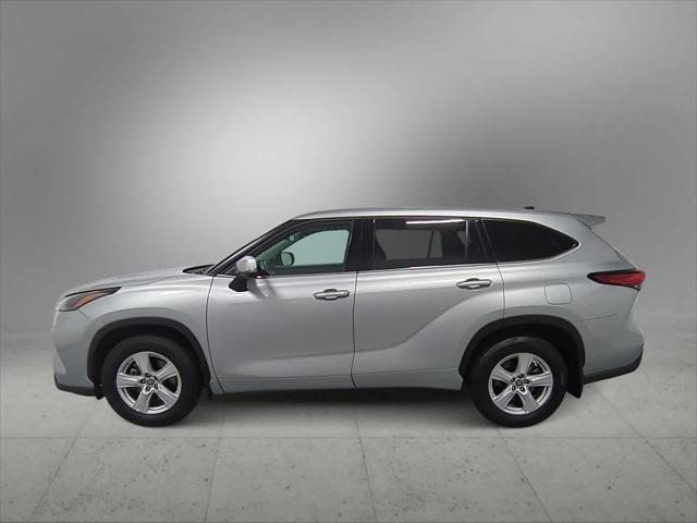 used 2022 Toyota Highlander car, priced at $31,999