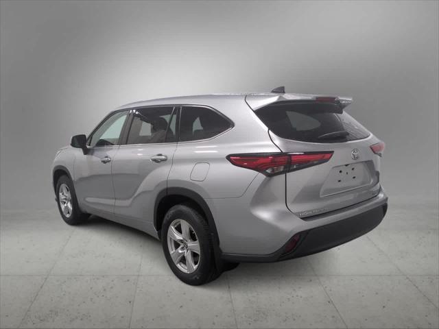 used 2022 Toyota Highlander car, priced at $31,999