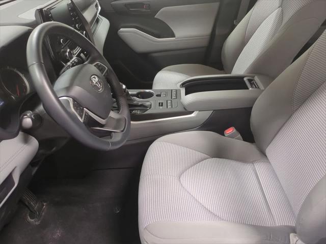 used 2022 Toyota Highlander car, priced at $31,999