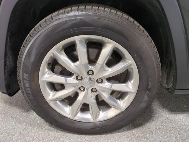 used 2015 Jeep Cherokee car, priced at $8,888