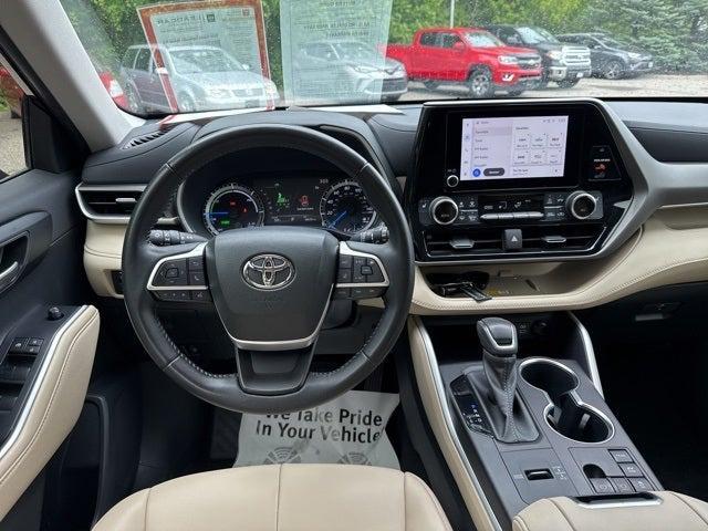 used 2023 Toyota Highlander Hybrid car, priced at $40,990