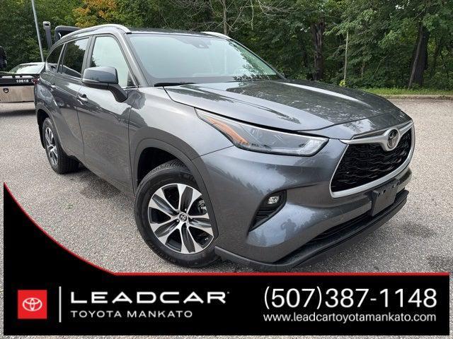 used 2023 Toyota Highlander car, priced at $41,500