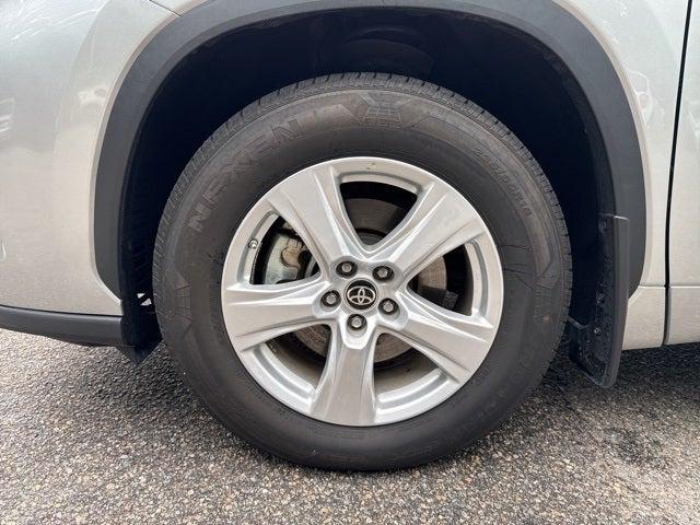 used 2023 Toyota Highlander car, priced at $34,990
