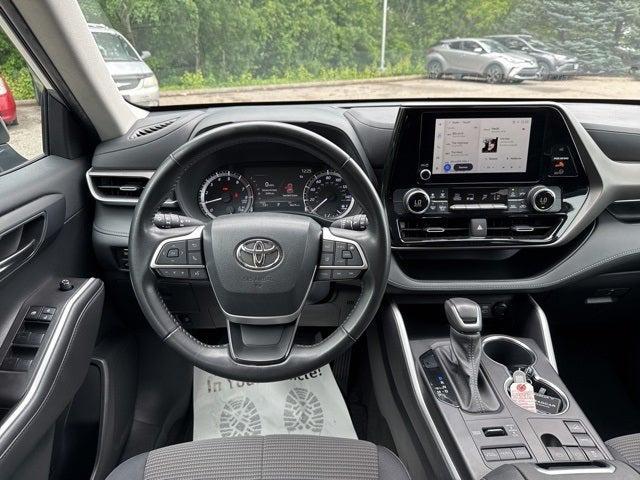 used 2023 Toyota Highlander car, priced at $34,990
