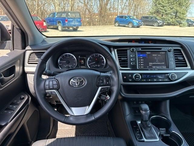 used 2019 Toyota Highlander car, priced at $23,490
