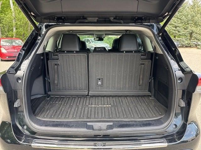 used 2020 Toyota Highlander Hybrid car, priced at $36,500
