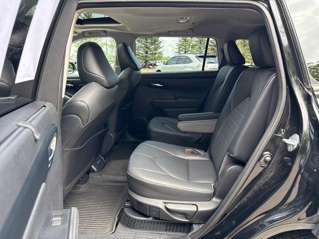 used 2020 Toyota Highlander Hybrid car, priced at $36,500