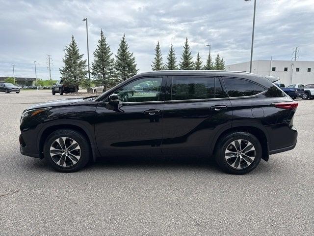 used 2022 Toyota Highlander car, priced at $32,890