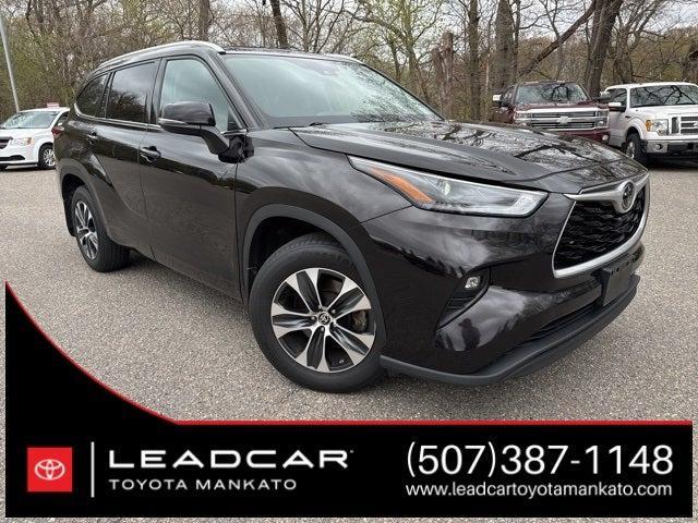 used 2022 Toyota Highlander car, priced at $32,890