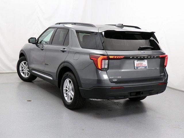 new 2025 Ford Explorer car, priced at $40,237