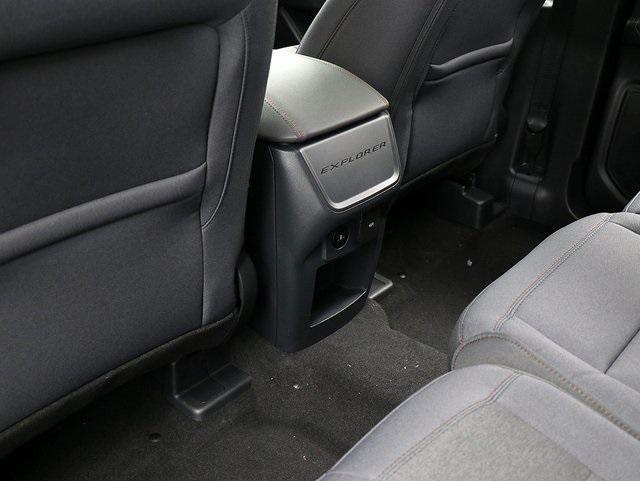 new 2025 Ford Explorer car, priced at $40,237