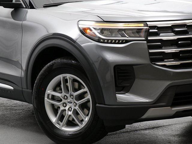 new 2025 Ford Explorer car, priced at $40,237