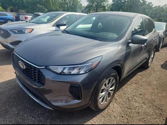 used 2023 Ford Escape car, priced at $24,995