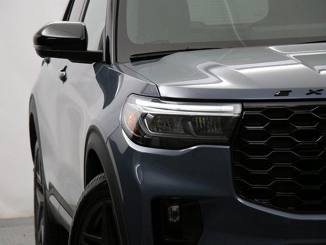 new 2025 Ford Explorer car, priced at $57,514
