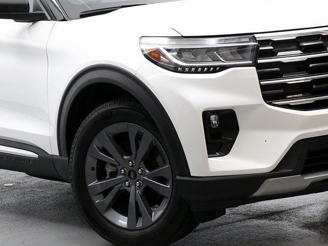 new 2025 Ford Explorer car, priced at $47,701