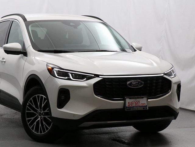 new 2025 Ford Escape PHEV car, priced at $37,207