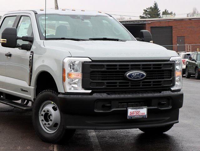 new 2025 Ford F-350 car, priced at $70,325