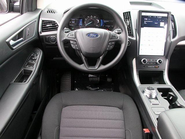 new 2024 Ford Edge car, priced at $35,420