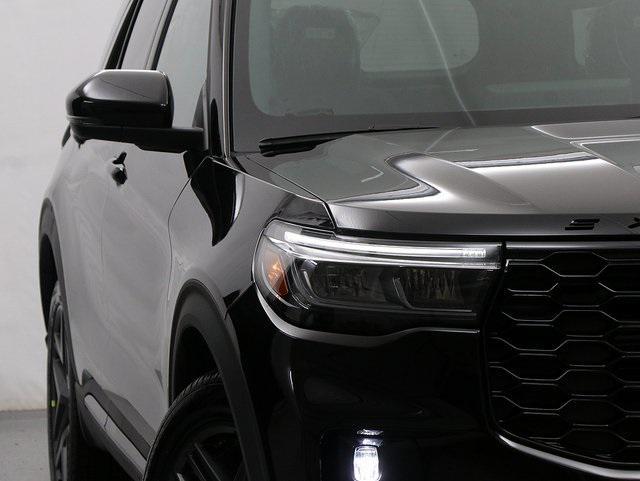 new 2025 Ford Explorer car, priced at $58,523