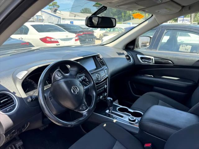 used 2020 Nissan Pathfinder car, priced at $16,888
