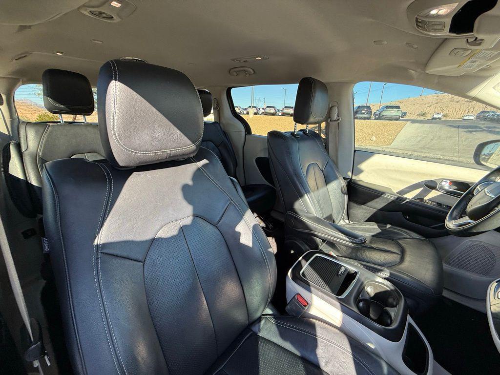 used 2022 Chrysler Pacifica Hybrid car, priced at $25,667