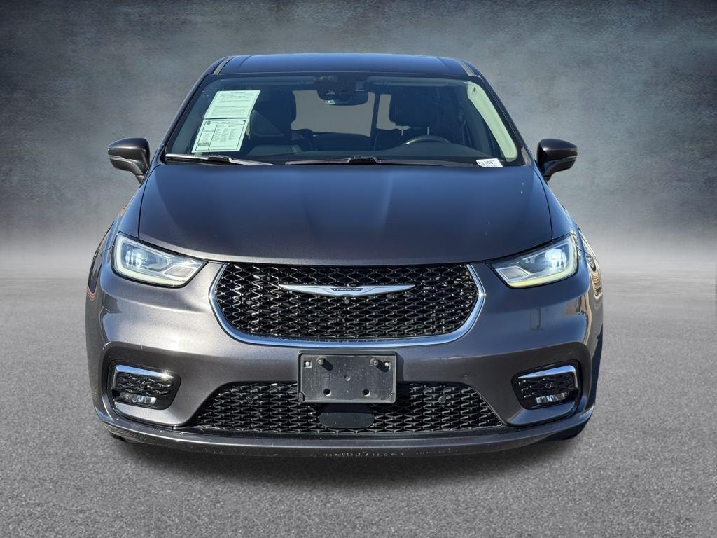 used 2022 Chrysler Pacifica Hybrid car, priced at $25,667