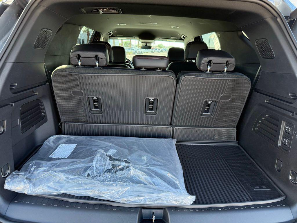 new 2026 Chevrolet Traverse car, priced at $56,247