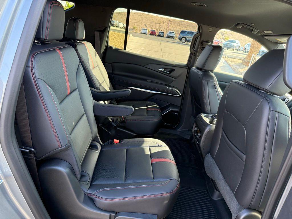 new 2026 Chevrolet Traverse car, priced at $56,247