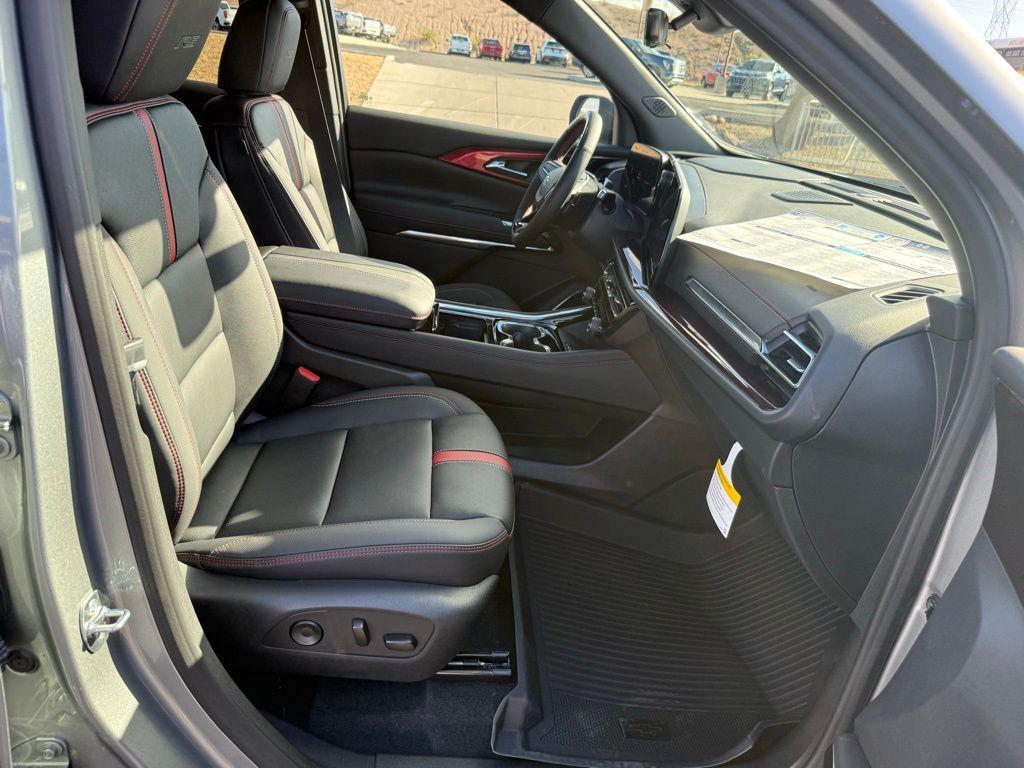 new 2026 Chevrolet Traverse car, priced at $56,247