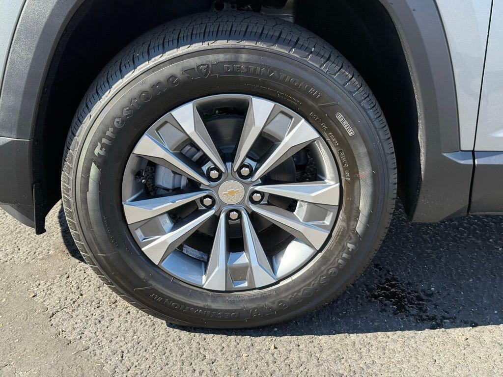 new 2026 Chevrolet Equinox car, priced at $27,620