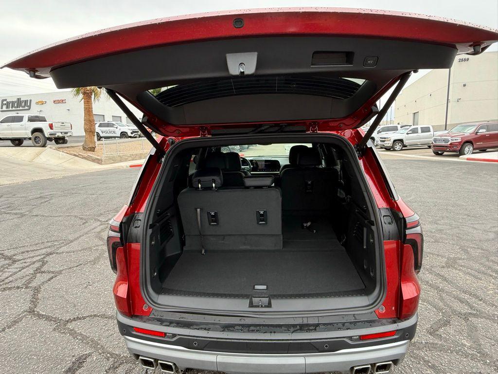 new 2025 Chevrolet Traverse car, priced at $43,910