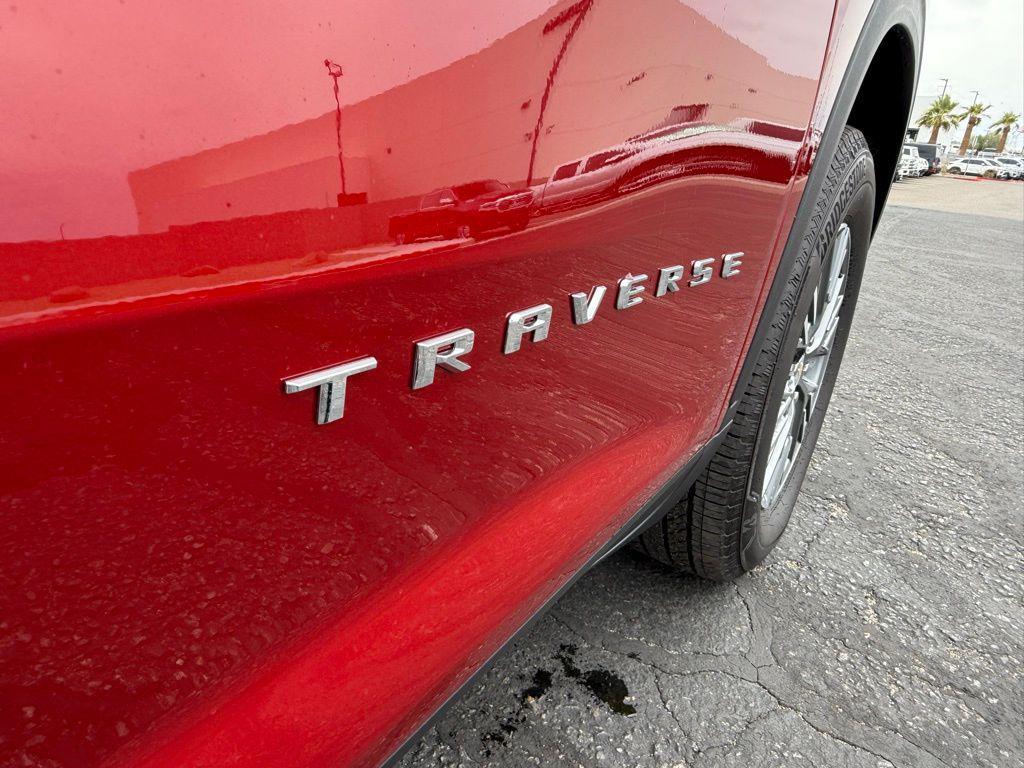 new 2025 Chevrolet Traverse car, priced at $43,910