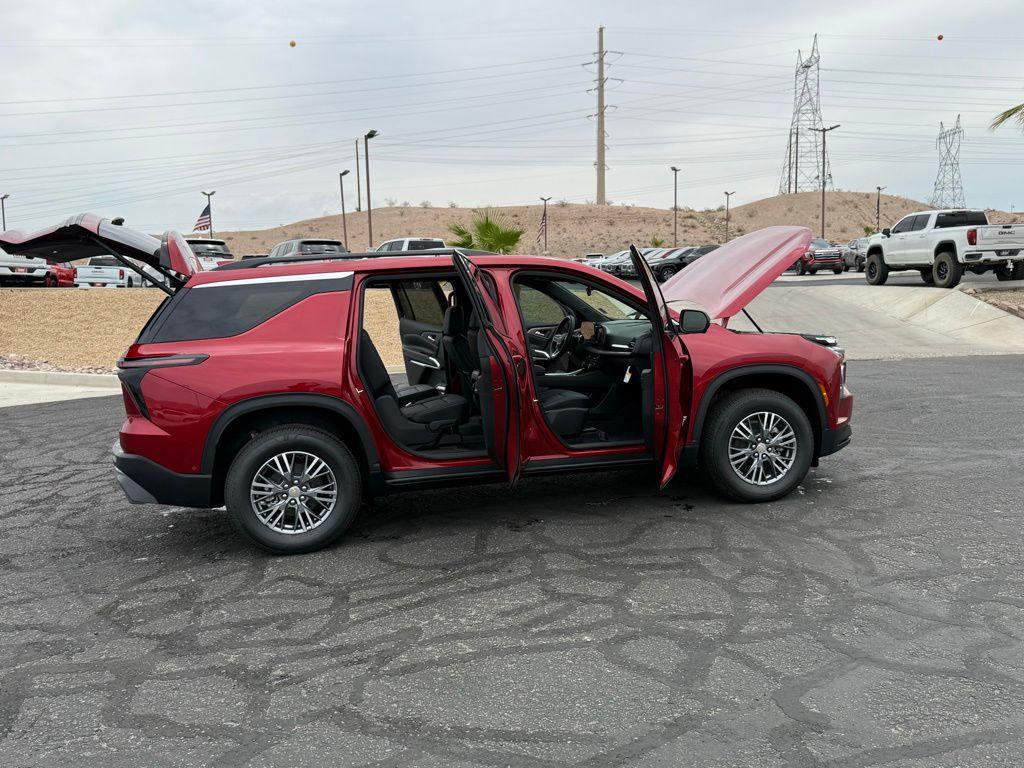 new 2025 Chevrolet Traverse car, priced at $43,910