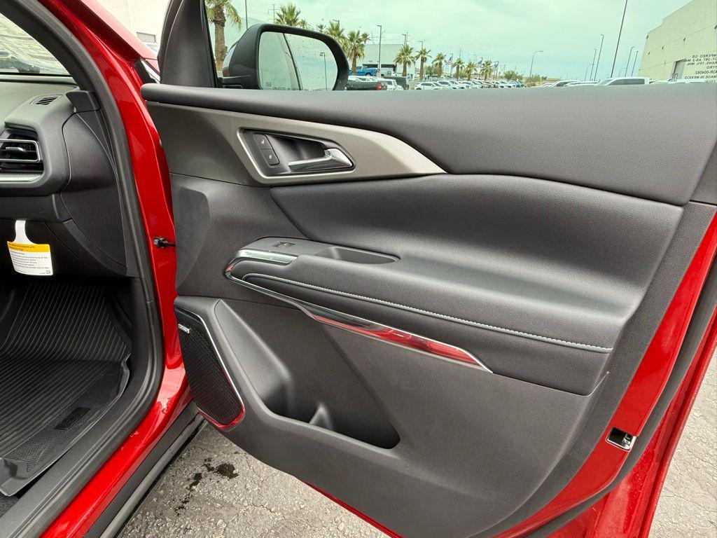 new 2025 Chevrolet Traverse car, priced at $43,910