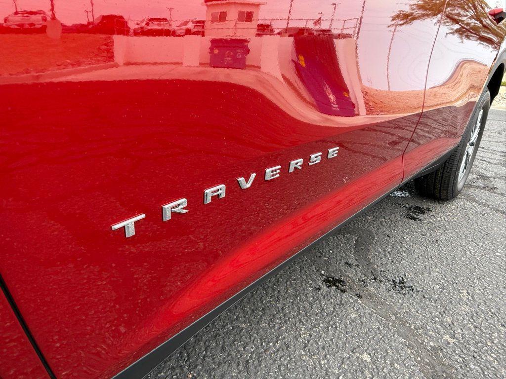 new 2025 Chevrolet Traverse car, priced at $43,910