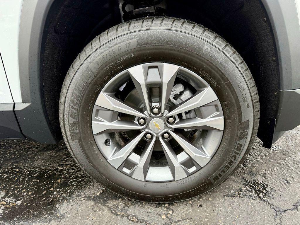 new 2026 Chevrolet Equinox car, priced at $29,484