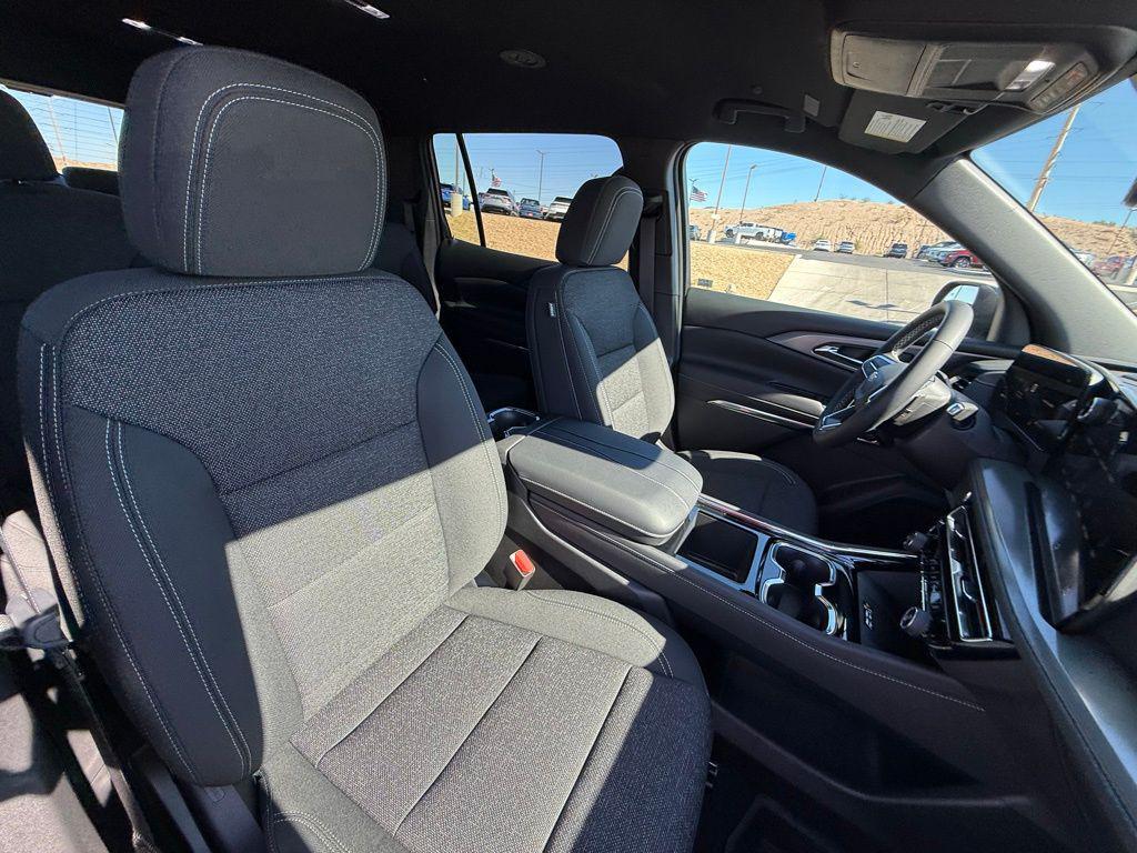 new 2026 Chevrolet Traverse car, priced at $43,894