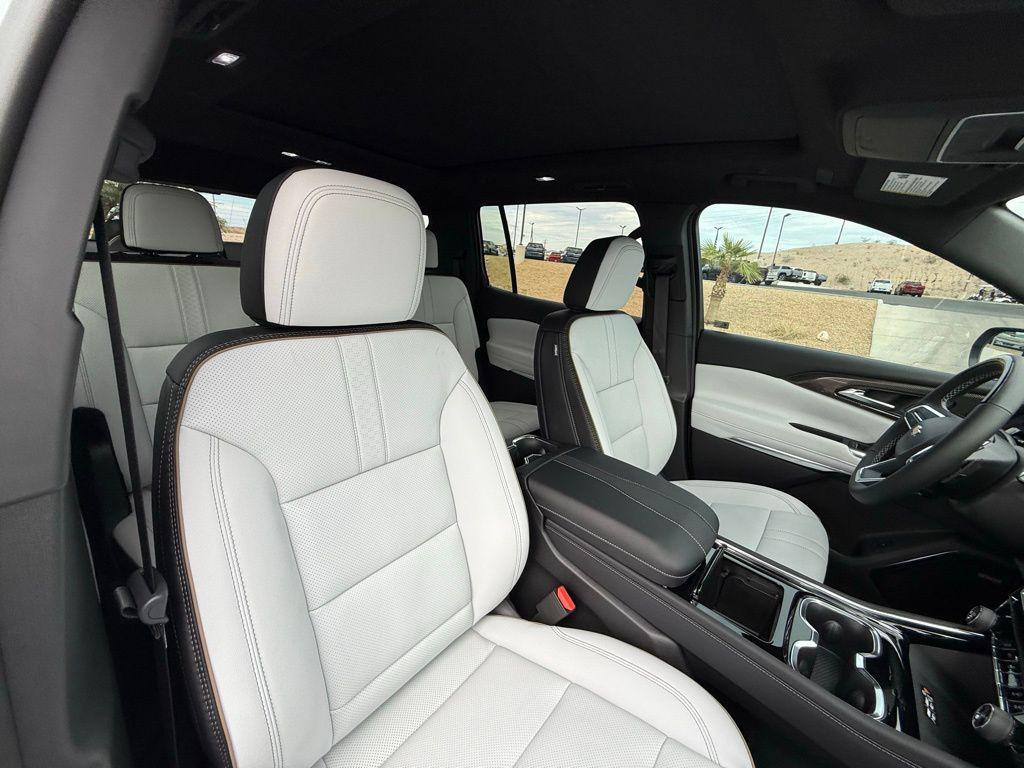 new 2026 Chevrolet Traverse car, priced at $59,178