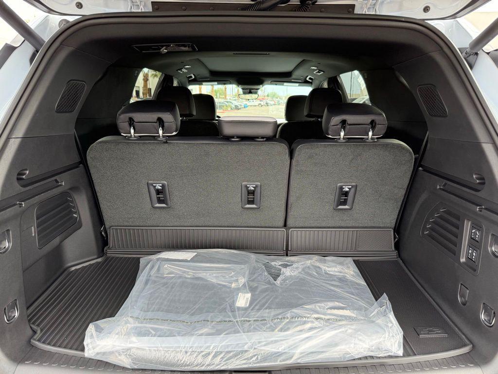 new 2026 Chevrolet Traverse car, priced at $59,178