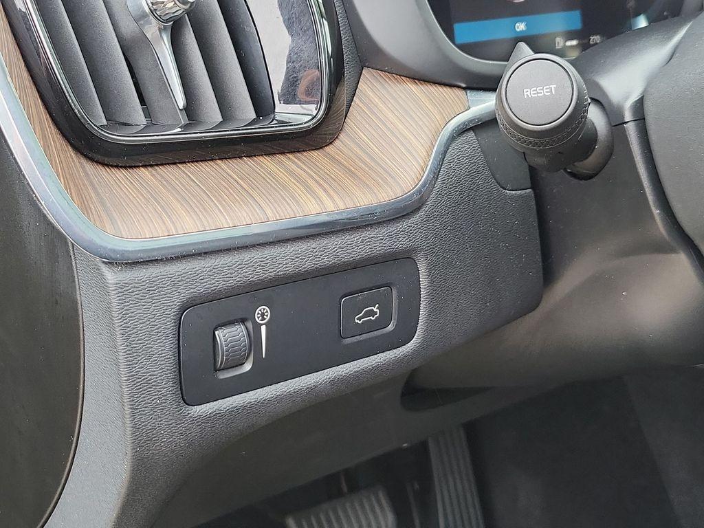 used 2022 Volvo XC60 car, priced at $20,000