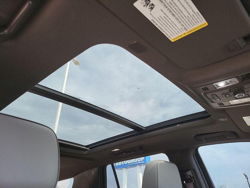 used 2022 GMC Yukon car, priced at $43,488