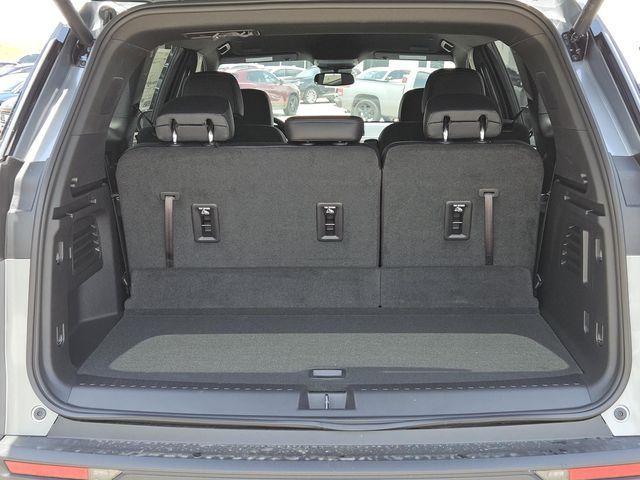 new 2025 GMC Acadia car, priced at $43,676