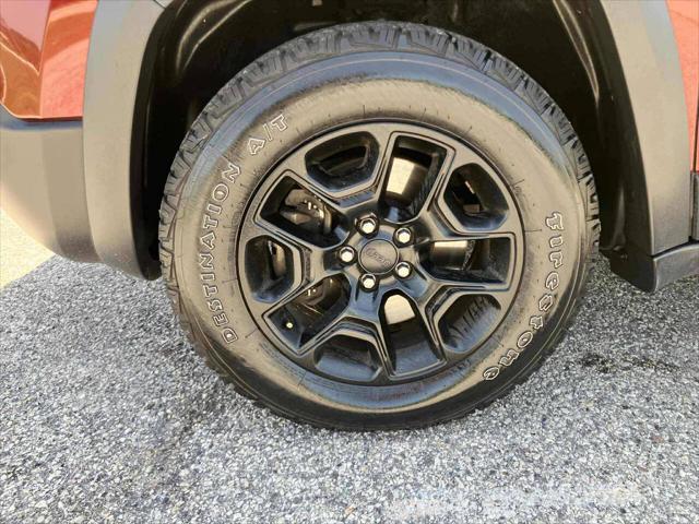 used 2019 Jeep Cherokee car, priced at $13,995