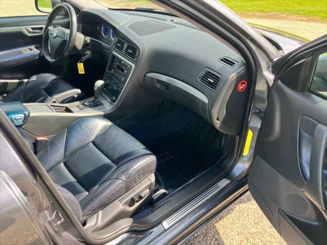 used 2007 Volvo V70 car, priced at $9,995