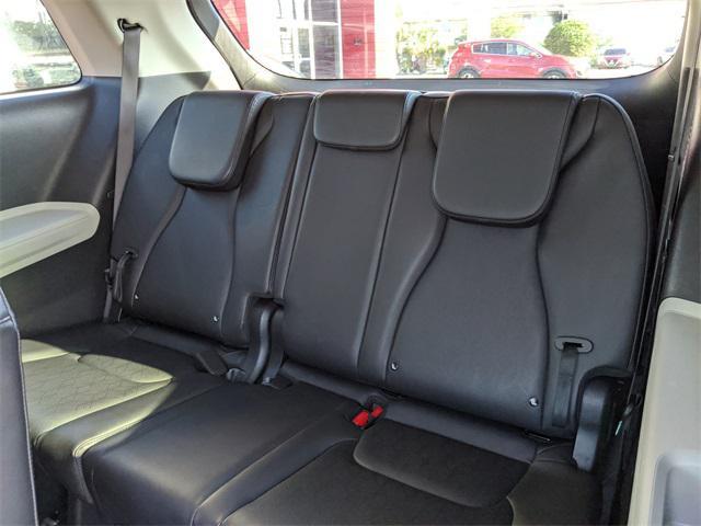 used 2024 Kia Carnival car, priced at $31,922