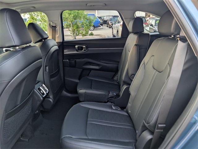 new 2025 Kia Sorento Hybrid car, priced at $37,432