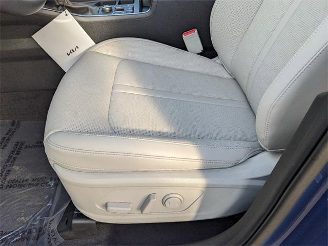new 2025 Kia Sorento car, priced at $37,305