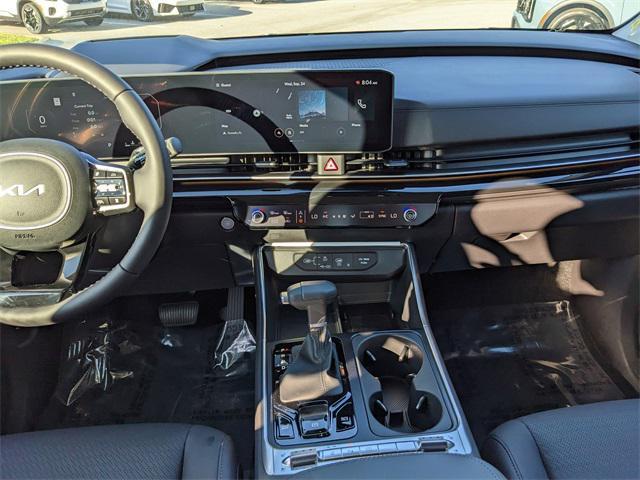 new 2026 Kia Carnival Hybrid car, priced at $52,634