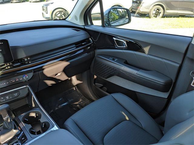 new 2026 Kia Carnival Hybrid car, priced at $52,634