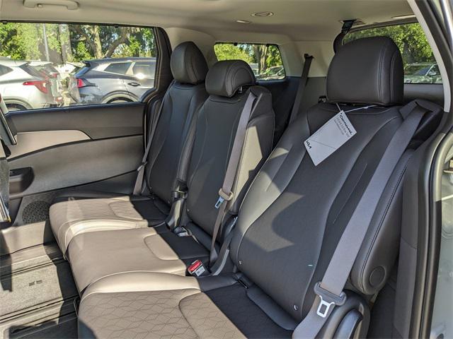 new 2025 Kia Carnival Hybrid car, priced at $52,600